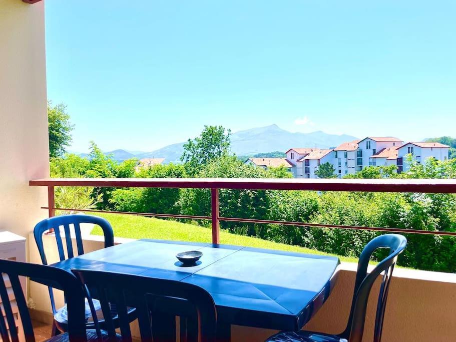 Caporizon-Baillenia-T1 Vue Montagne - Piscine St Jean De Luz Apartment Сен Жан дьо Луз Екстериор снимка